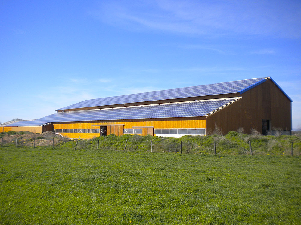 La ferme Giraud s'est aussi équipée de panneaux solaires grâce à Solira, avant sa transformation en Énergie Partagée Investissement !