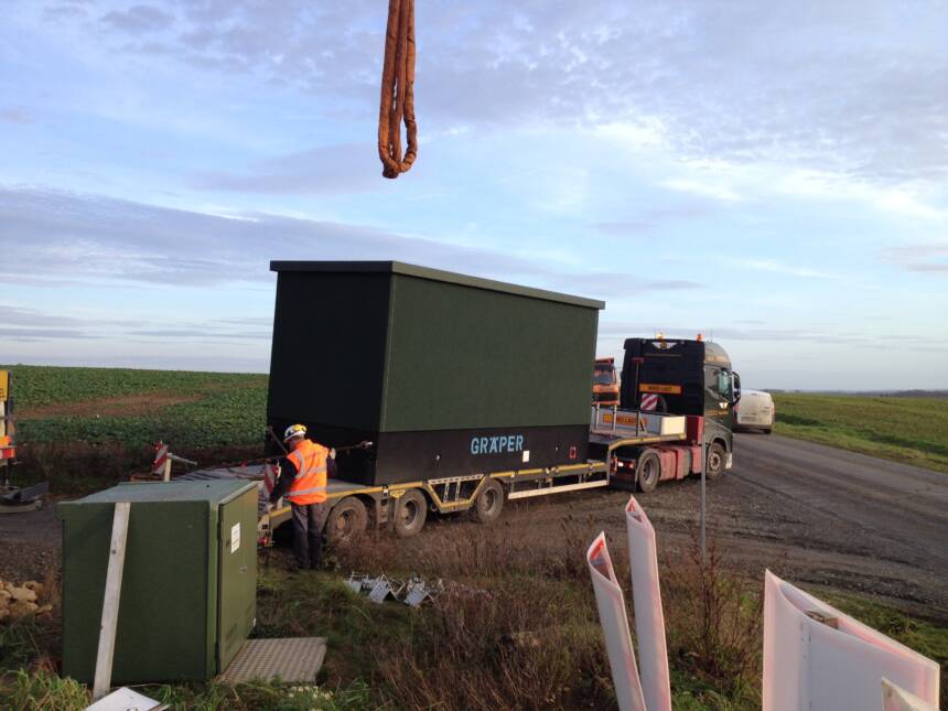 Photo de 17 déc. 2015 - Livraison du poste de livraison d'electricite du parc