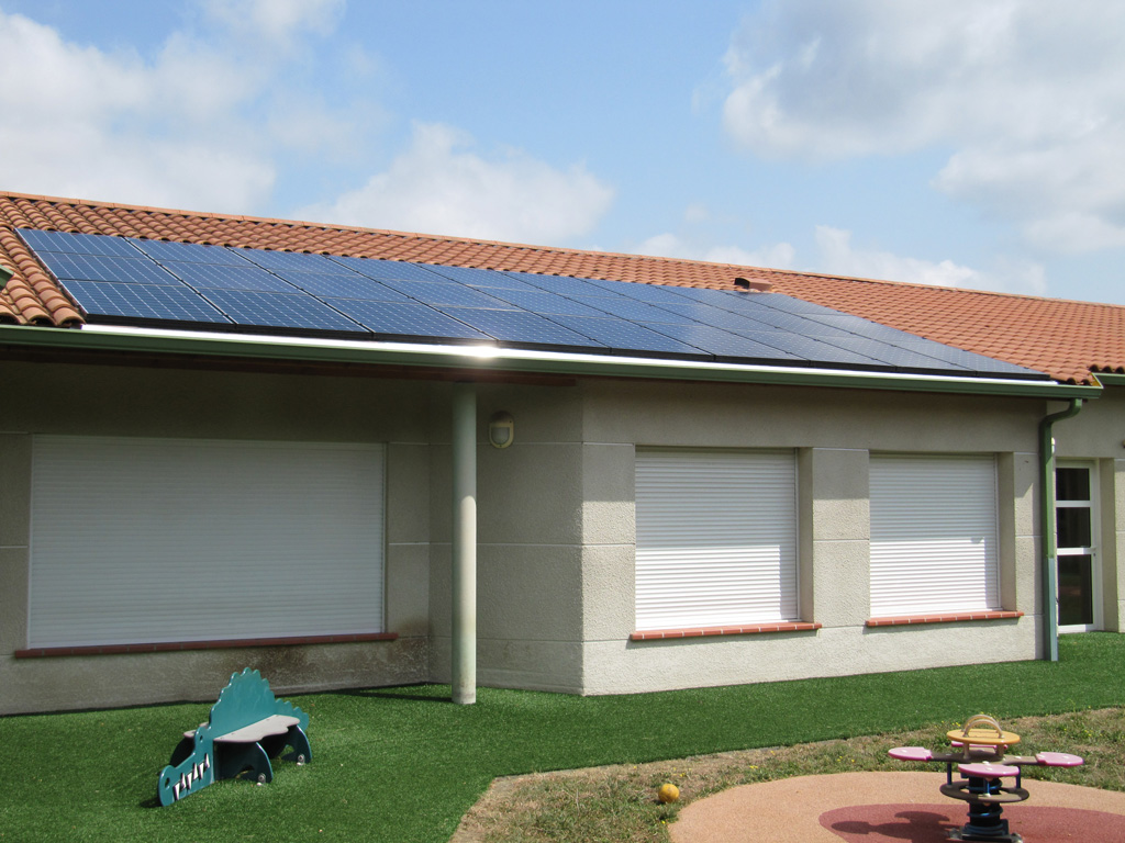 Centrale photovoltaïque (9 kWc) sur le toit de la crèche Bernadette Didier à Muret (Citoy'enR)