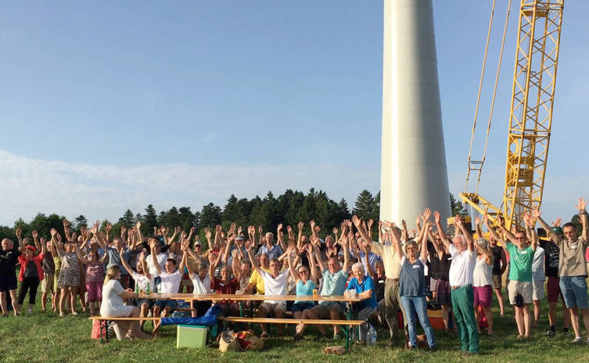 Les sociétaires de l'éolienne citoyenne de Chamole célèbrent l'énergie citoyenne !
