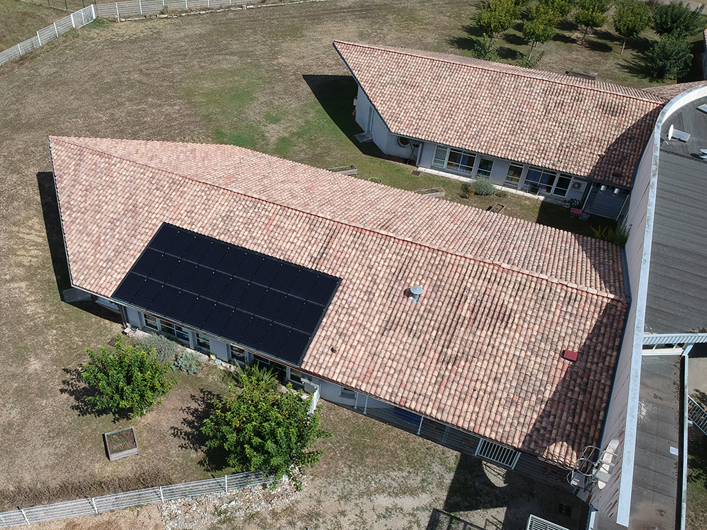 Centrale solaire citoyenne d'ICEA EnR sur le toit de l'école maternelle de Labège (/ kWc, mise en service le 28/08/2018)