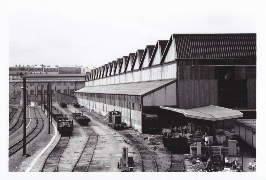 Vue de la Halle Pajol à l'époque où elle servait encore d'entrepôt et ateliers à la SNCF