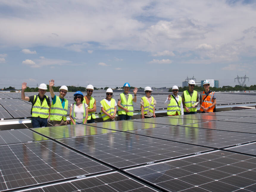 Les premiers coopérateurs de MINaWatt visitent leur centrale solaire