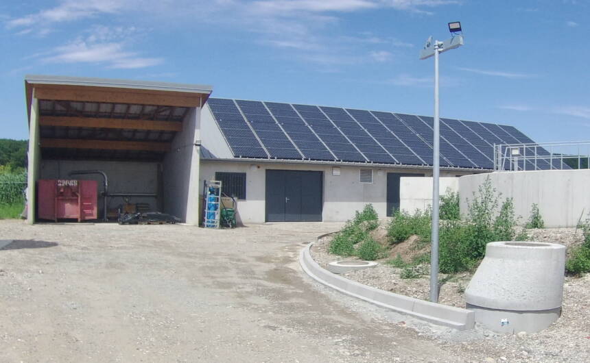 Les Centrales Villageoises du Pays de Saverne ont équipé la station d’épuration de Bouxwiller d’une toiture photovoltaïque de 30 kWc qui autoproduit 18 % de la consommation du site