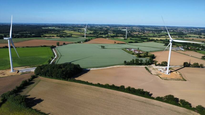 Vue aérienne du parc éolien du Fief Sauvin