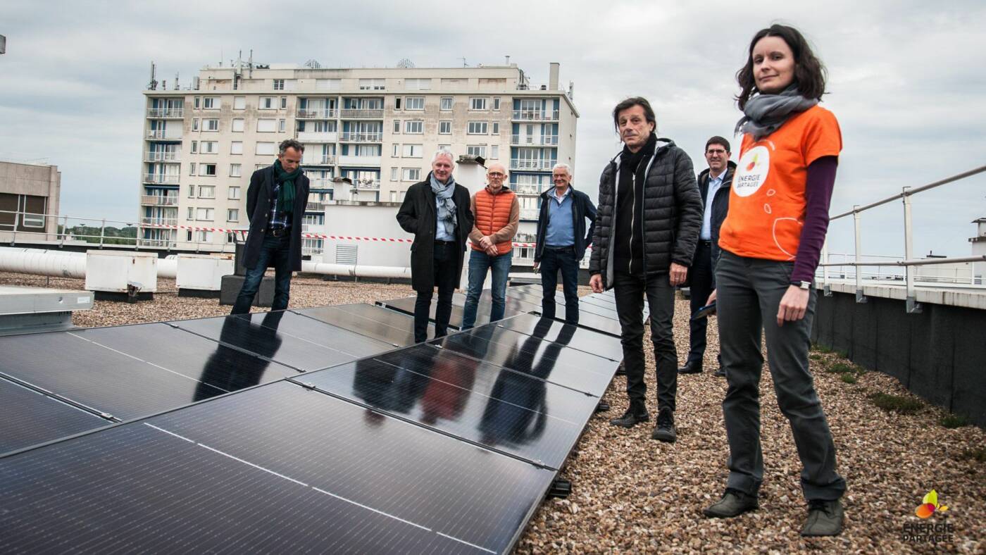Centrale photovoltaïque citoyenne du quartier Velpeau à Tours avec les associations Velpeau en Transition et Energie Citoyenne en Touraine qui ont porté ce projet ainsi que les soutiens à leur initiative.