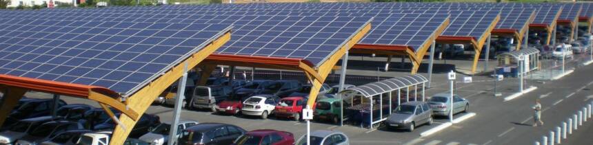Installer-du-photovoltaique-sur-des-ombrieres-de-parking-e1566657805348-1920x470-1