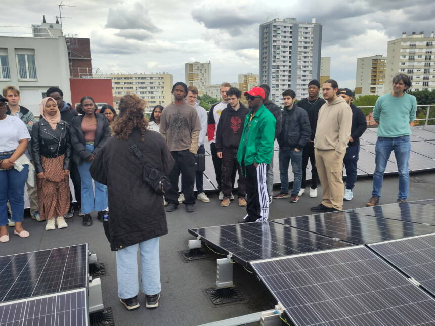 Visite de la centrale sur l'école Jean Jaurès II à Epinay aux élèves de l'IUT de Saint-Denis