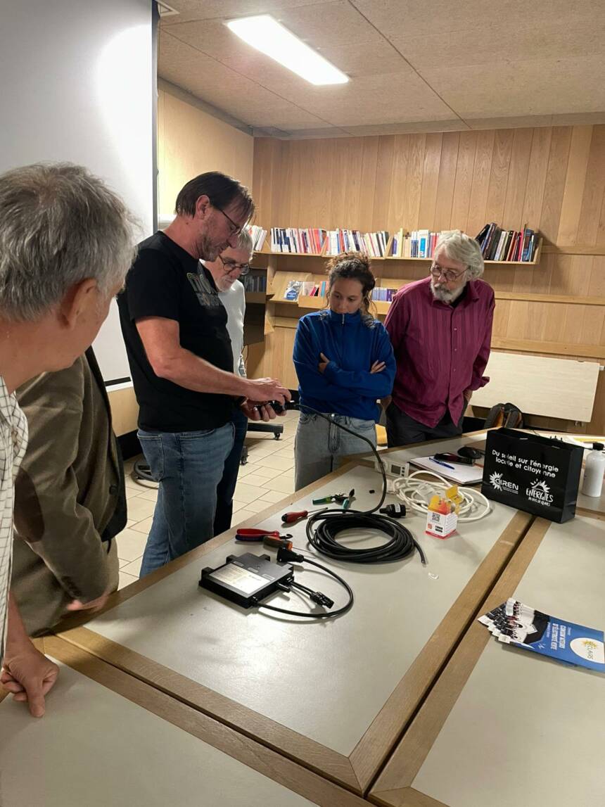 Atelier d'auto-installation de kit solaire, présentée par le Atelier d'auto-installation de kit solaire, présentée par le CIREN